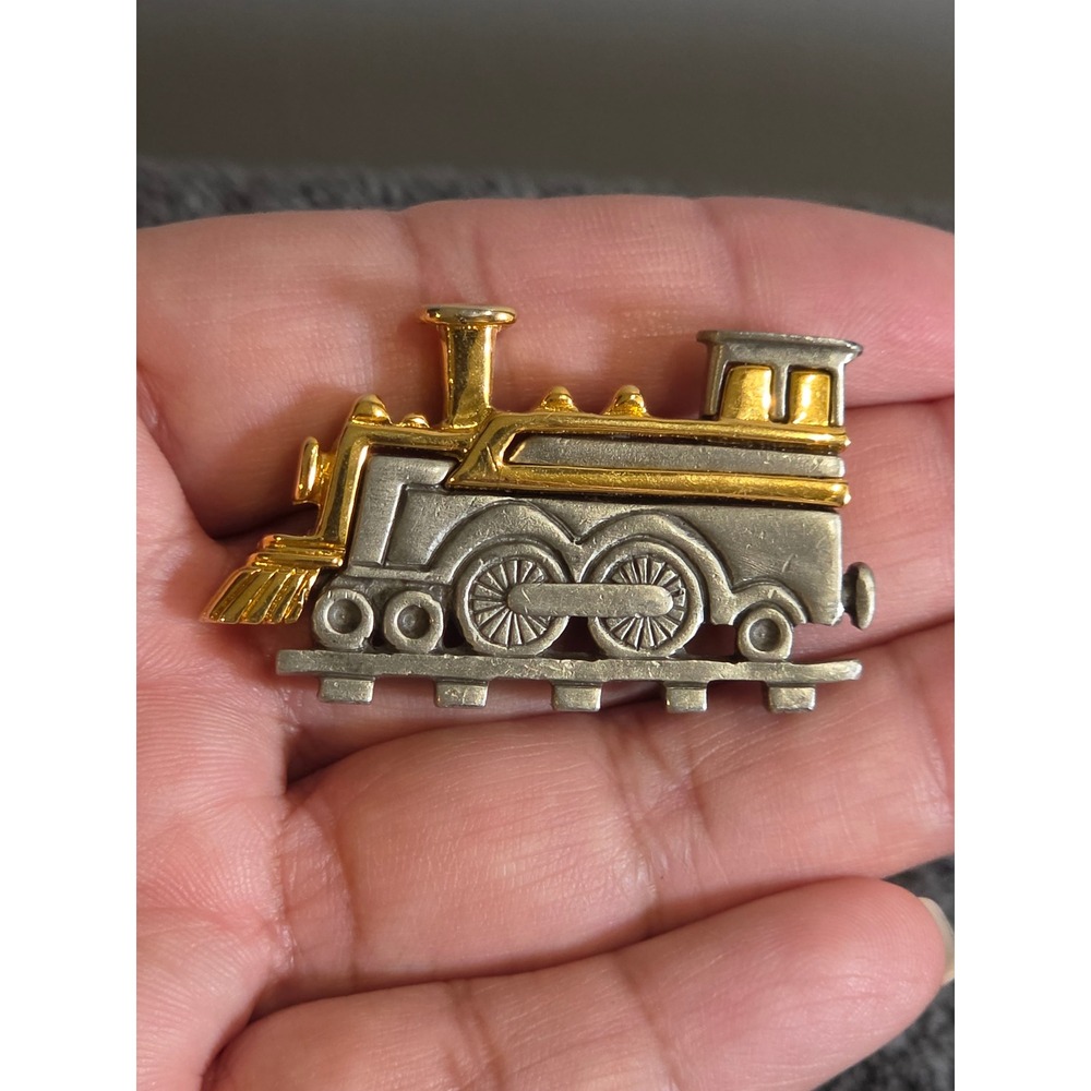 Vintage Two Tone Silver Gold Steam Engine Locomotive Train‎ Pin Brooch Novelty - Picture 2 of 6